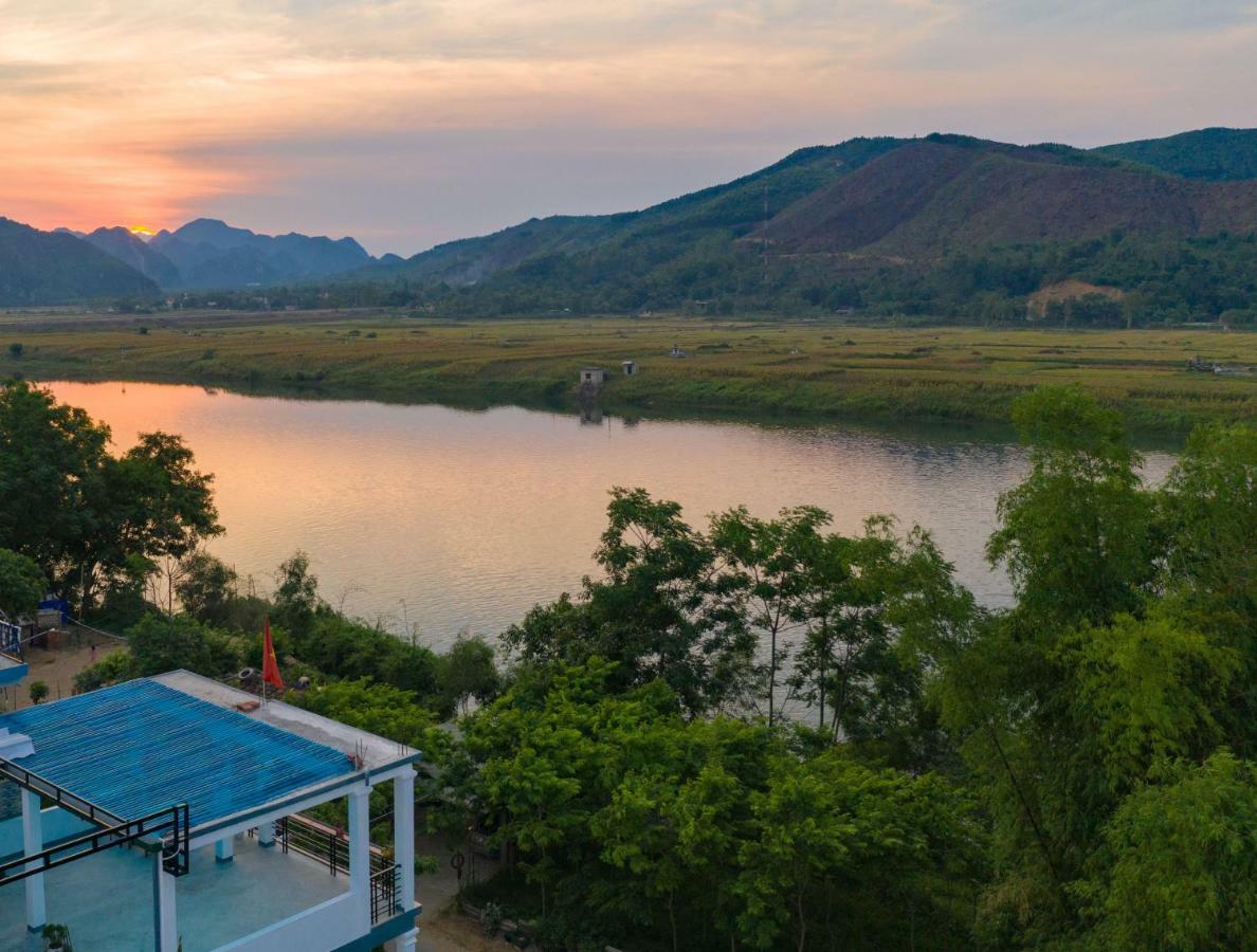 Fami Homestay Фонгня Екстер'єр фото