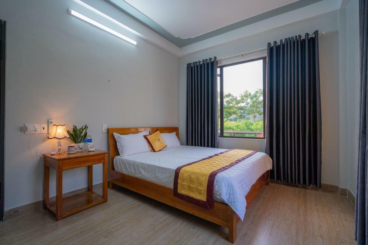 Fami Homestay Фонгня Екстер'єр фото